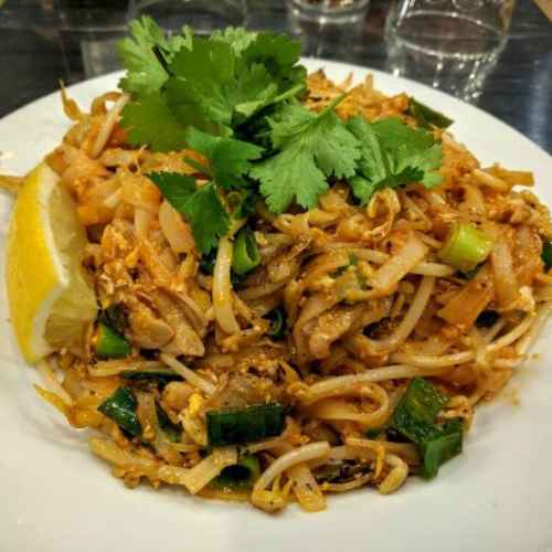 thai food moorhead