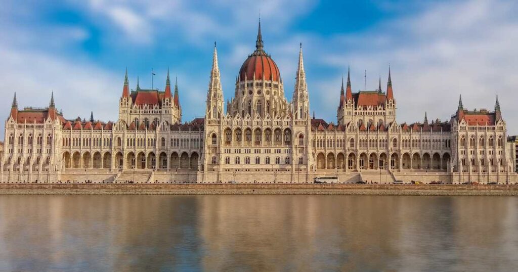 budapest iconic parliament building