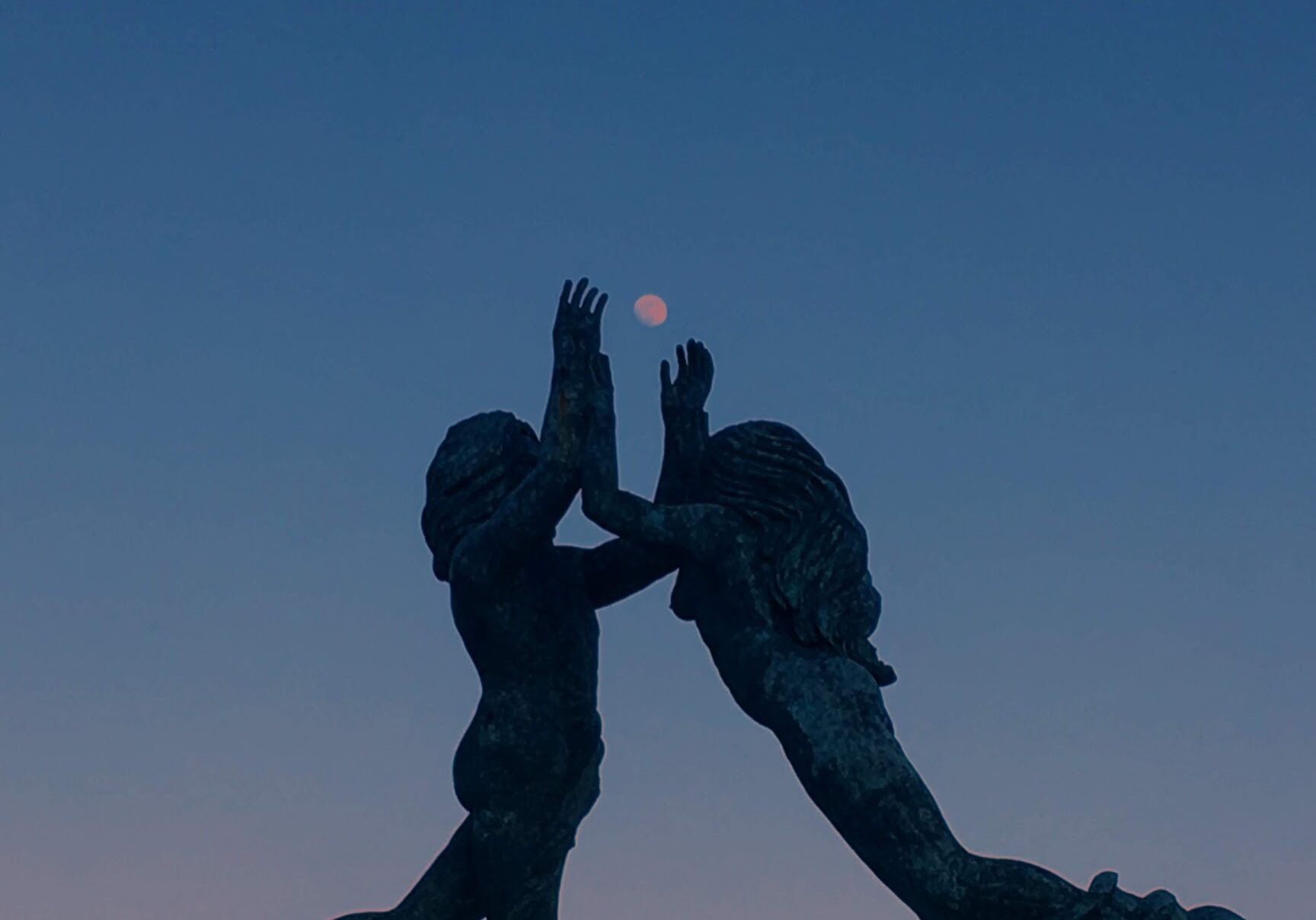 iconic playa del carmen statues
